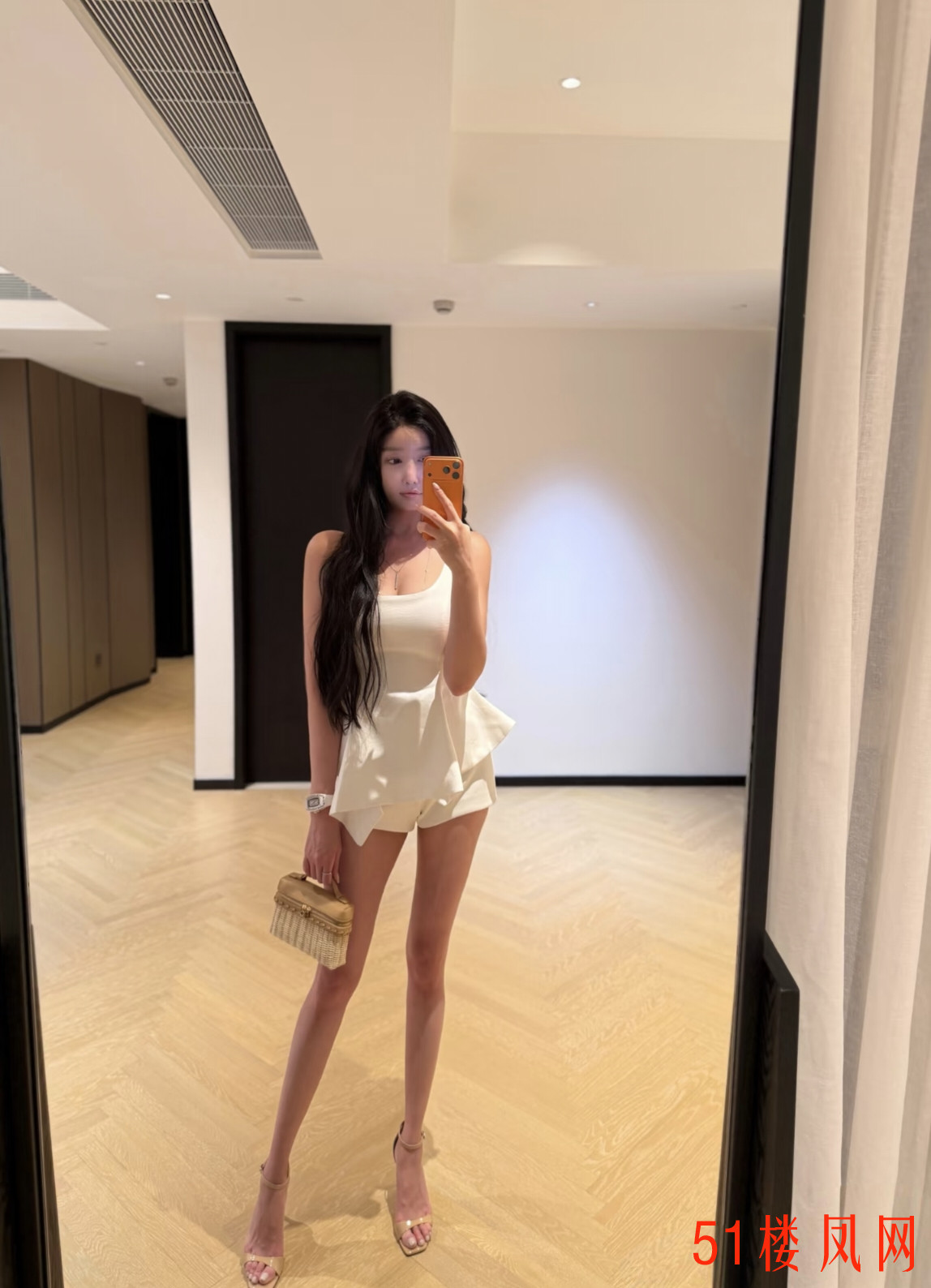 6B0EC23BC6B5EEC1BAFD2BC24F7BCB91.jpg
