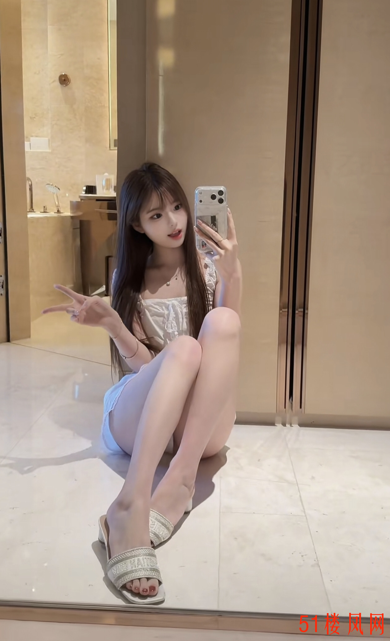 77DC8C012F40B210F1D8EB0E5F8ACC49.jpg