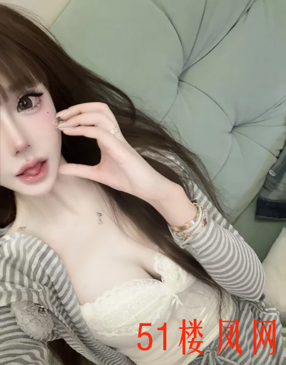 6e9d4c2938d8d3246f18a8d436981907dd1b813f98c5f6525f5b1a53cef04e43.png