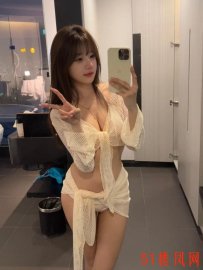 昆明小骚妹蜜桃奶蝴蝶穴