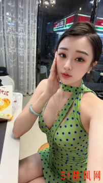 【纽约楼凤】金牛骚老师用奶夹嘴巴嗦爽麻了
