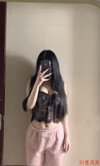 【苏州】D罩杯大胸妹9张就有给干