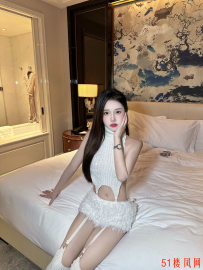 【三亚】小浪货白嫩肉体肏的爽