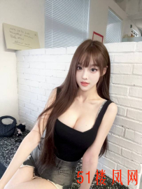 恒大城骑摩托的小姐姐