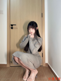 宝藏嫩妹胸大屁股大