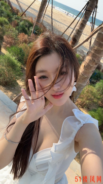 【三亚】正点美女嗦完屌在插粉鲍