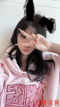 年轻嫩妹水灵灵的粉嫩小穴很吸精