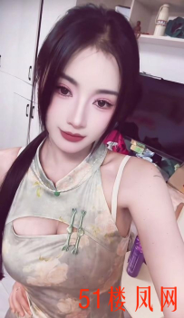 【西安】香臀美乳风骚蚀骨老师